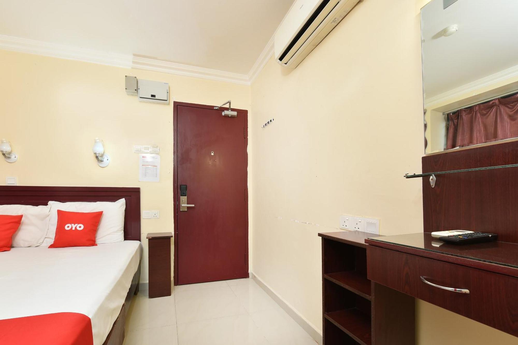 Super Oyo 90562 J Hotel Pj Petaling Jaya Exterior photo