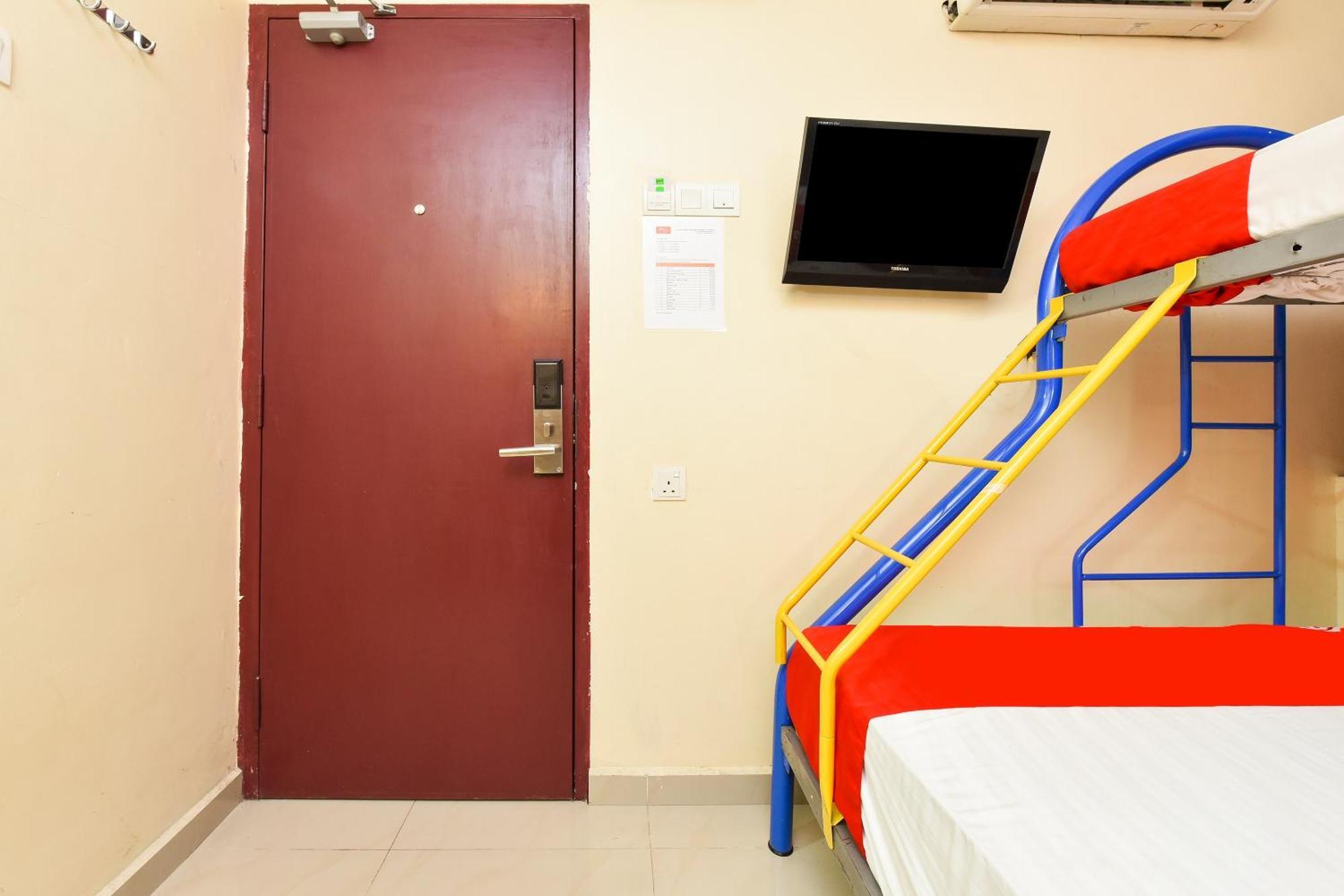 Super Oyo 90562 J Hotel Pj Petaling Jaya Exterior photo